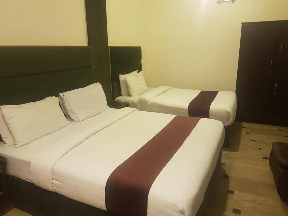 Hotel Sherition 1 Lahore Exterior foto